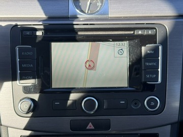 Volkswagen Passat B7 Variant 2.0 TDI CR DPF BlueMotion 140KM 2013 Volkswagen Passat 2.0TDi 140KM DSG 2013r R-Line, zdjęcie 13