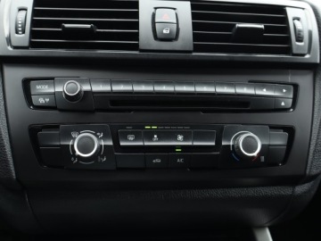 BMW Seria 1 F20-F21 Hatchback 5d 116i 136KM 2013 BMW 1 116i, Automat, Klima, Tempomat, Parktronic, zdjęcie 12