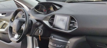 Peugeot 308 II 2014 Peugeot 308 1.6 HDI 120 kM Klima Nawigacja Temp LED Bluetooth Serwis GWARA, zdjęcie 3