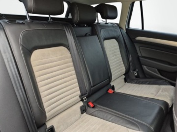Volkswagen Passat B8 Variant 1.8 TSI BlueMotion Technology 180KM 2015 Volkswagen Passat Variant Salon PL Highline el.klapa Full led MatrixDSGMod, zdjęcie 16