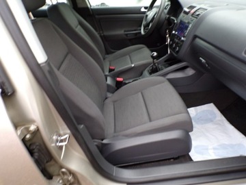 Volkswagen Golf V Hatchback 1.6 i 102KM 2005 Volkswagen Golf Klimtronic / 1.6 MPI / 102 KM / 5, zdjęcie 16