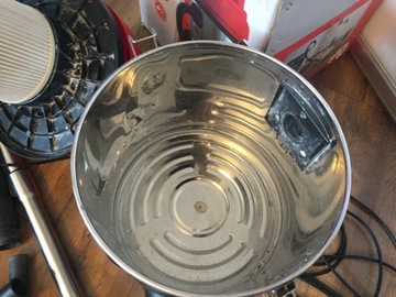 Универсальный пылесос HOOVER TWDH1400.