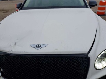 Bentley Bentayga 2022 Bentley Bentayga 2022 4.0 Benzyna 542KM, zdjęcie 6