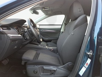 Skoda Octavia IV Liftback 2.0 TDI 150KM 2021 Skoda Octavia Style, Matrix, Head-Up, Smart Link, Asystenci, Keyless 2.0, zdjęcie 32