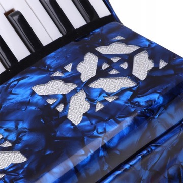 Аккордеон, 22 клавиши, 8 басов, целлулоид.