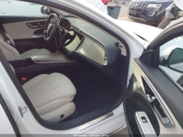 Mercedes Klasa E W214 2025 Mercedes-Benz Klasa E 350 2025 2.0 Benzyna 255KM, zdjęcie 9