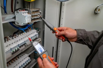 SONEL Измеритель сопротивления изоляции и тестер напряжения 250/500 В MIC-5