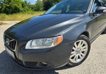 Volvo V70 III Kombi 2.0 TD 136KM 2009 Volvo V70 Volvo V70 2.0D Momentum 2.0 Diesel 136KM, zdjęcie 1