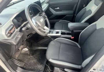 Dacia Duster III 1.6 Hybrid 140KM 2024 Dacia Duster Hybryda Kamera Hak 1.6 Hybryda 140KM, zdjęcie 8