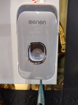 Дозатор зубной пасты соковыжималка для 2 зубных щеток, неинвазивный