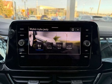 Volkswagen T-Roc I SUV Facelifting 2.0 TSI 190KM 2022 Volkswagen T-Roc 2.0 TSI DSG 4MOTION 190KM STYLE Kamera ACC Matrix ASO Sal, zdjęcie 30