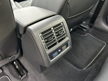 Volkswagen Golf VIII Variant 1.5 eTSI 150KM 2021 Volkswagen Golf 1.5 TSi DSG R-Line, zdjęcie 21