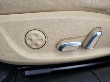 Audi A4 B8 Limousine Facelifting 2.0 TFSI 225KM 2013 AUDI A4 Premium Plus * 2,0l benzyna 225KM* Quattro 4X4* Dokumentacja, zdjęcie 5