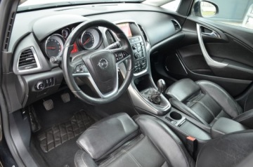 Opel Astra J Sports Tourer 1.4 Turbo ECOTEC 140KM 2012 CZARNA ZAREJESTROWANA 1.4T 140KM COSMO SERWIS NAVI SKÓRA GRZ.FOTELE, zdjęcie 21