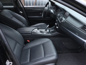 BMW Seria 5 F10-F11 Touring Facelifting 520d 190KM 2016 BMW 5 520d xDrive, 187 KM, 4X4, Automat, Skóra, zdjęcie 8