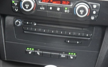 BMW Seria 3 E90-91-92-93 Limuzyna E90 318i 143KM 2008 BMW Seria 3 2.0B 2008r Navi Nowe Opony Zadbany 2.0 Benzyna 143KM, zdjęcie 19