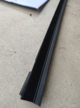 LIŠTA ZHRNUJÍCÍ VNITŘNÍ LEVÝ ZADNÍ VW GOLF IV BORA 5D 1J6839471