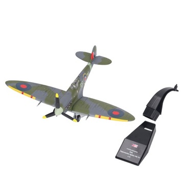 Винтажная модель истребителя в масштабе 1:72