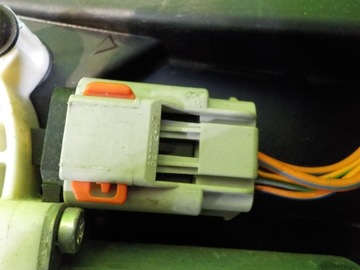 DODGE NITRO 2.8 CRD 08R ZVEDÁK OKNO LEVÝ PŘEDNÍ