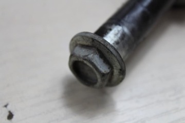 SUZUKI VZ800 MARUDER ОСЬ КОЛЕСА ЗАДНИЕ ДИСКИ