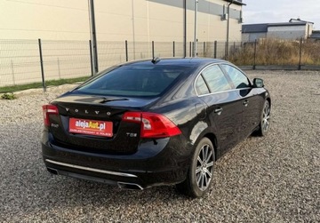 Volvo S60 II Sedan Facelifting 2.0 T5 DRIVE-E 245KM 2017 Volvo S60 S60 2.0 Benz 245 KM 2017r Warszawa 2.0 Benzyna 245KM, zdjęcie 3