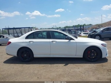 Mercedes Klasa E W213 2018 Mercedes-Benz Klasa E 2018 MERCEDES-BENZ E 300 4MATIC 2.0 Benzyna 241KM, zdjęcie 7