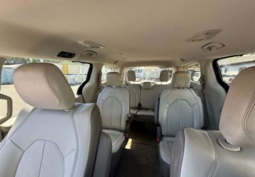 Chrysler Pacifica II 2018 Chrysler Pacifica 2018 Chrysler Pacifica kamery 360 auto w Polsce po akcyz, zdjęcie 17