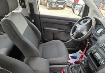 Volkswagen Caddy III Kombi Facelifting 1.2 TSI 104KM 2011 Volkswagen Caddy Swiezo sprowadzonyZarejestrowany Ubezpieczony. Maxi 7 oso, zdjęcie 31