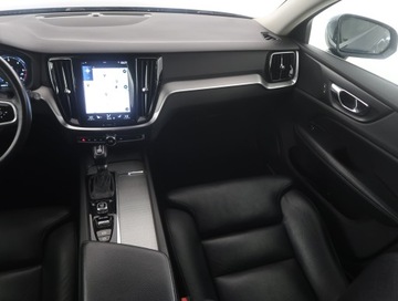 Volvo V60 II  Kombi 2.0 D4 190KM 2019 Volvo V60 D4 2.0, 187 KM, Automat, Skóra, Navi, zdjęcie 7