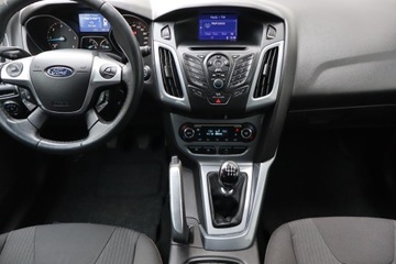 Ford Focus III Hatchback 5d 1.6 Duratorq TDCi DPF 115KM 2011 Ford Focus 1.6 TDCi, Navi, Klima, Klimatronic, zdjęcie 11