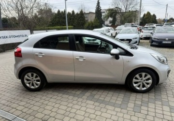 Kia Rio III Hatchback 3d 1.2 DOHC CVVT 85KM 2012 Kia Rio 1,2 85KM Klimatronik Bluetooth 1.2 Benzyna 85KM, zdjęcie 4