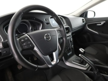 Volvo V40 II 2019 Volvo V40 Momentum navi PDC tempomat LED, zdjęcie 13