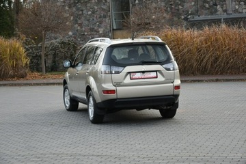 Mitsubishi Outlander II 2.0 DID DOHC 140KM 2007 Mitsubishi Outlander AWD 2.0DiD 140KM Manual 2007r, zdjęcie 16