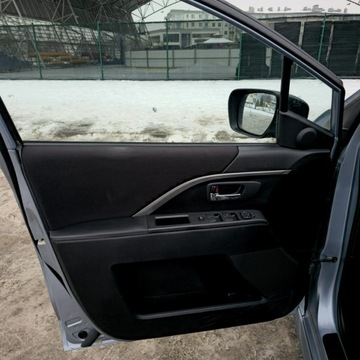 Mazda 5 II 2.0 MZR 150KM 2011 Mazda 5 2.0 MZR-DISI i-stop Center-Line, zdjęcie 24