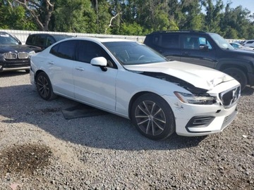 Volvo S60 III 2021 Volvo S60 T5 Momentum 2021 2.0l 2.0 Benzyna 250KM, zdjęcie 4