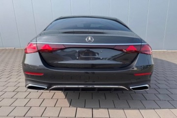 Mercedes Klasa E W214 Sedan 2.0 220d 197KM 2024 E Klasa 220 d 4-Matic AMG 2.0 (197KM) 2024, zdjęcie 2