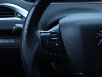 Peugeot 2008 I SUV 1.2 VTi 82KM 2014 Peugeot 2008 1.2 PureTech, Salon Polska, zdjęcie 15