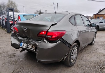 Opel Astra J Sedan 1.6 Twinport ECOTEC 115KM 2016 Opel Astra 2016r, 1.6 Benzyna. SALON POLSKA. Uszkodzony tyl. Jezdzi. 1.6, zdjęcie 3