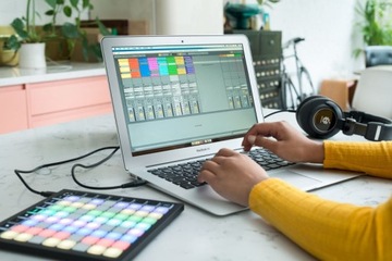 КОНТРОЛЛЕР NOVATION LAUNCHPAD MINI MK3 + ABLETON