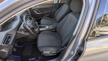 Peugeot 308 II SW Facelifting 1.2 PureTech 110KM 2018 Peugeot 308 SW 1.2i 110PS OPŁACONY Bezwypadkowy, zdjęcie 13