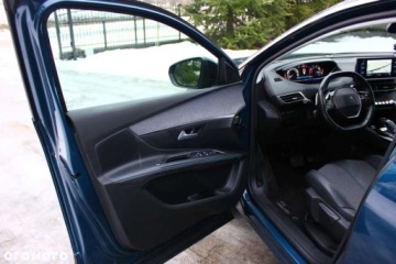 Peugeot 5008 II Crossover Facelifting 1.5 BlueHDi 130KM 2022 Peugeot 5008 Peugeot 5008 1.5 BlueHDi Allure SampS EAT8 1.5 Diesel 130KM, zdjęcie 29