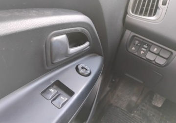 Kia Rio III 2011 Kia Rio I rej 2012r, 1.2 Benzyna. Lekko uszkodzony tyl. Jezdzi. 1.2 80KM, zdjęcie 9