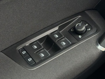 Volkswagen Touran III 2.0 TDI 150KM 2025 Volkswagen Touran Highline 2.0 TDI,150 KM DSG 7 R-line, Bogate wyposazenie, zdjęcie 32