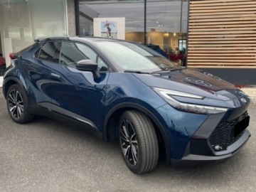 Toyota C-HR II SUV 1.8 Hybrid 140KM 2025 Od ręki - Executive 1.8 Hybrid 140KM | Podgrzewane fotele!, zdjęcie 3