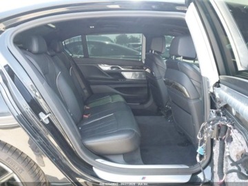 BMW Seria 7 G11-G12 2021 BMW Seria 7 750i xDrive 2021 4.4l 4.4 Benzyna 523KM, zdjęcie 13