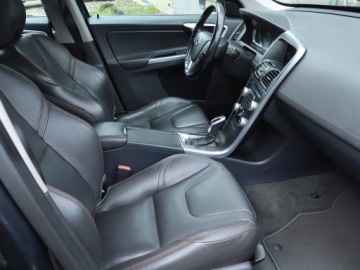 Volvo XC60 I SUV Facelifting 2.0 D4 DRIVE-E 190KM 2015 Volvo XC60 D4, 187 KM, Automat, Skóra, Navi, zdjęcie 8