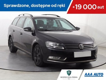 Volkswagen Passat B7 Variant 2.0 TDI CR DPF BlueMotion 140KM 2011 VW Passat 2.0 TDI, Salon Polska, Navi, Klima