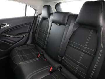 Mercedes Klasa A W176 Hatchback 5d Facelifting 180 122KM 2016 Mercedes A 180 automat półskóra full LED navi, zdjęcie 16