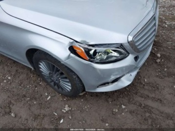 Mercedes Klasa C W205 2015 Mercedes-Benz Klasa C 2015 MERCEDES-BENZ C 300 LUXURY 4MATIC 2.0 Benzyna, zdjęcie 5