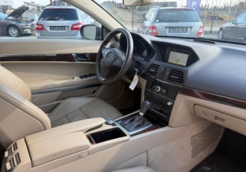 Mercedes Klasa E W212 Coupe 250 CDI BlueEFFICIENCY 204KM 2010 Mercedes-Benz Klasa E bezwypadekserwisautomat 2.1 Diesel 204KM, zdjęcie 8